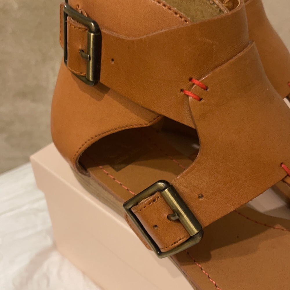 Sandals - Picture 2 of 4